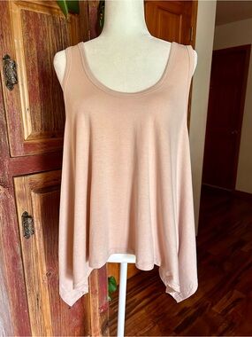 Zenana Outfitters Cream Swing Tank Top NWOT